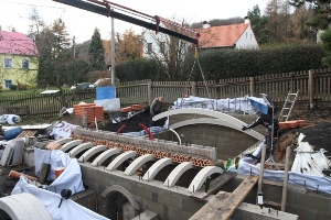 osazování obloukových překladů pro hlavní prostor